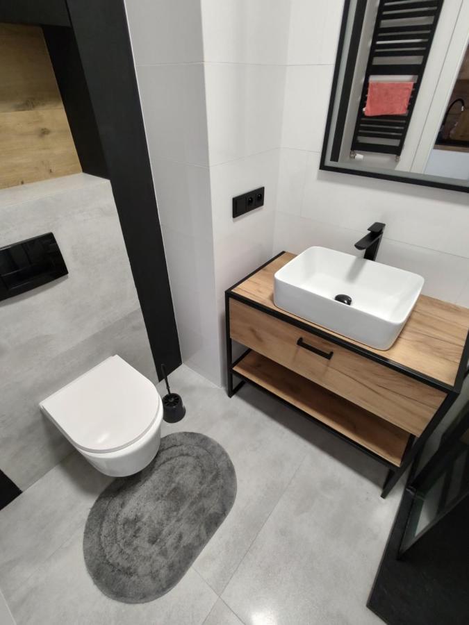Uroczy Apartament Z Miejscem Na Auto W Garazu Apartment Warsaw Exterior photo